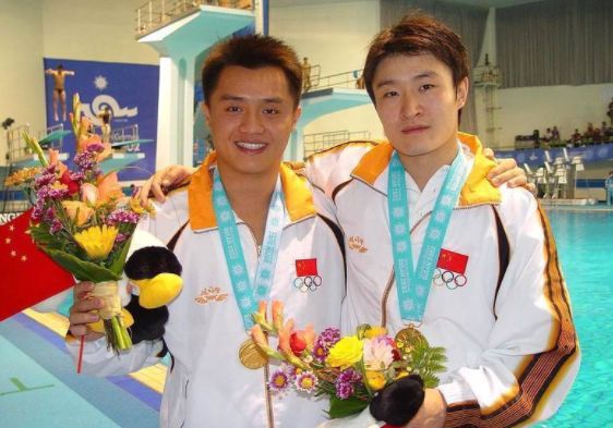 郭晶晶初恋王克楠去世,死因让人心酸,妻子抱4个月女儿参加葬礼