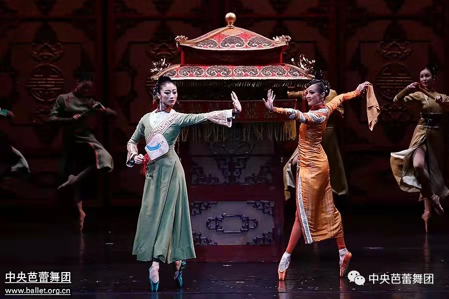 舞团中芭艺蕾示范基地希望小舞者们能够多走进剧院欣赏中国芭蕾舞剧