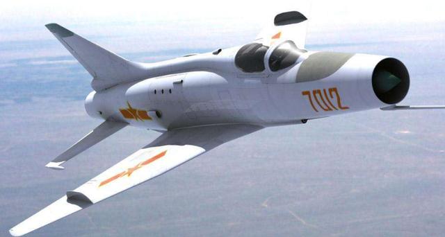 世界最轻超音速喷气战斗机歼12,空重仅3.1吨,机动性能非常强悍