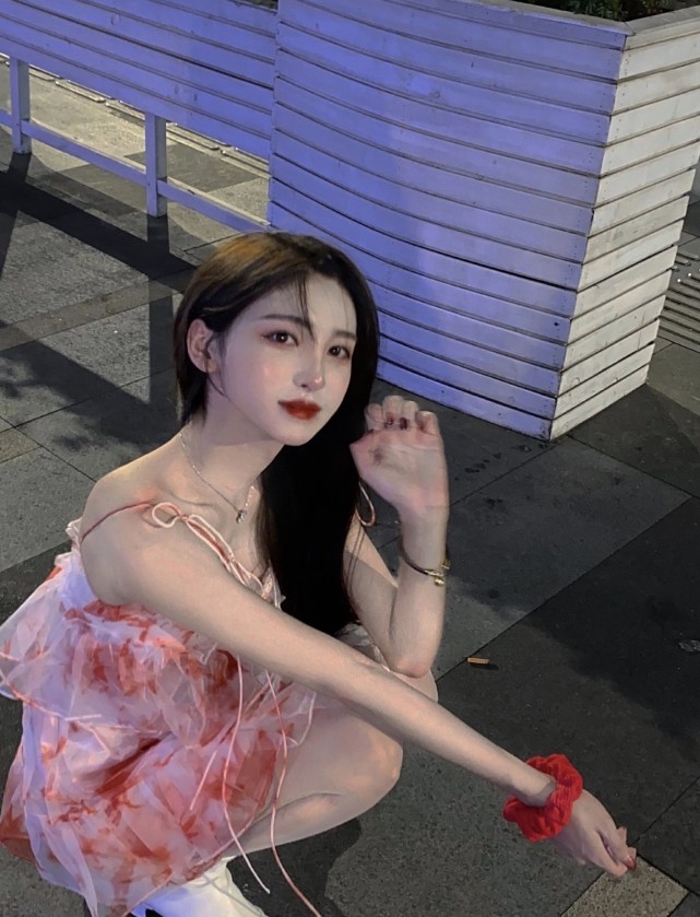 变性成功后成美女,比网红艾比还"真"的变性人,网友:成功案例