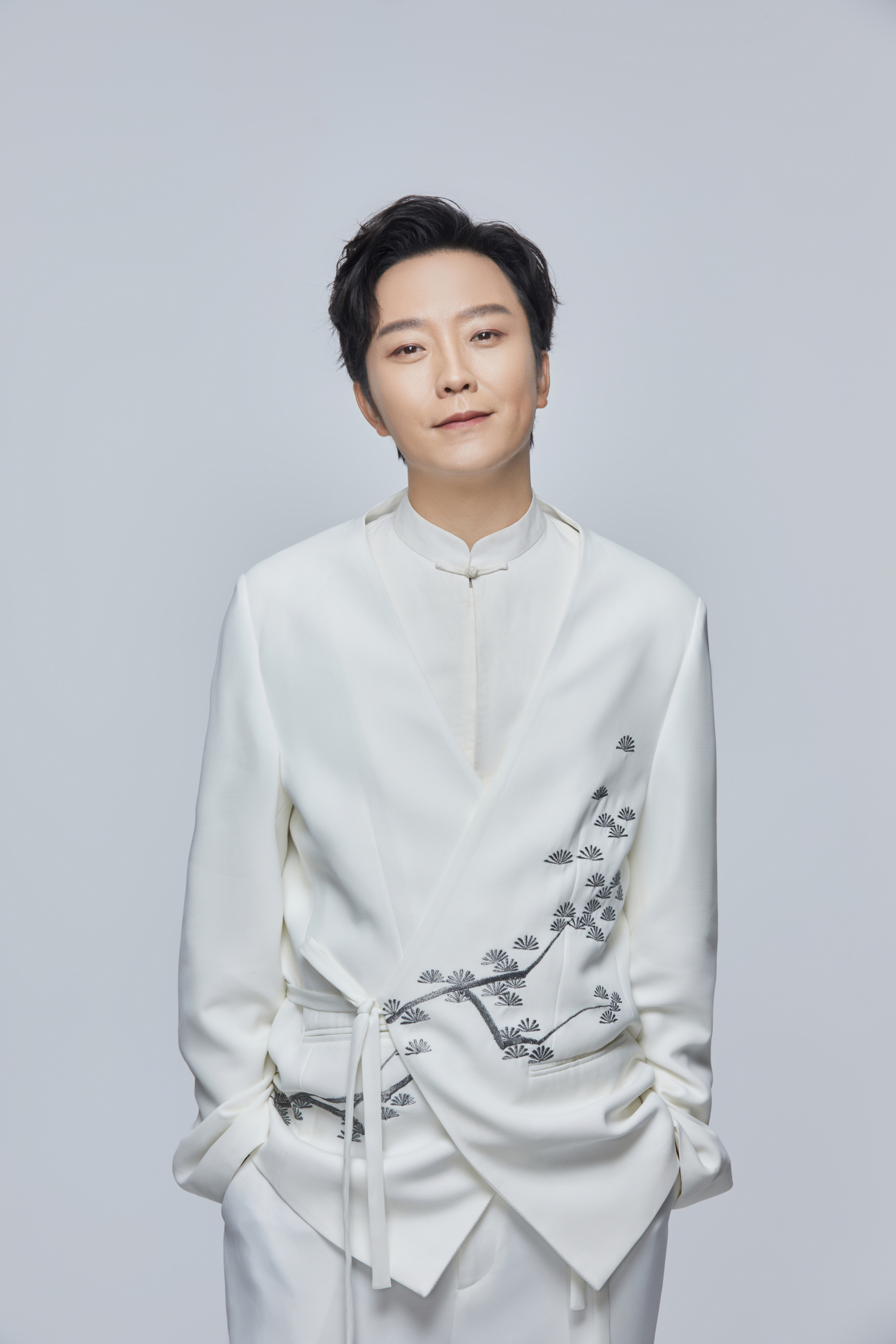 李玉刚社交nb症?出道十五年沈腾,黄晓明,黄渤等明星送祝福