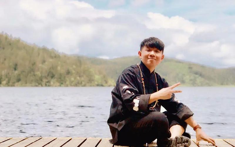 卢鑫的童年和青年时期