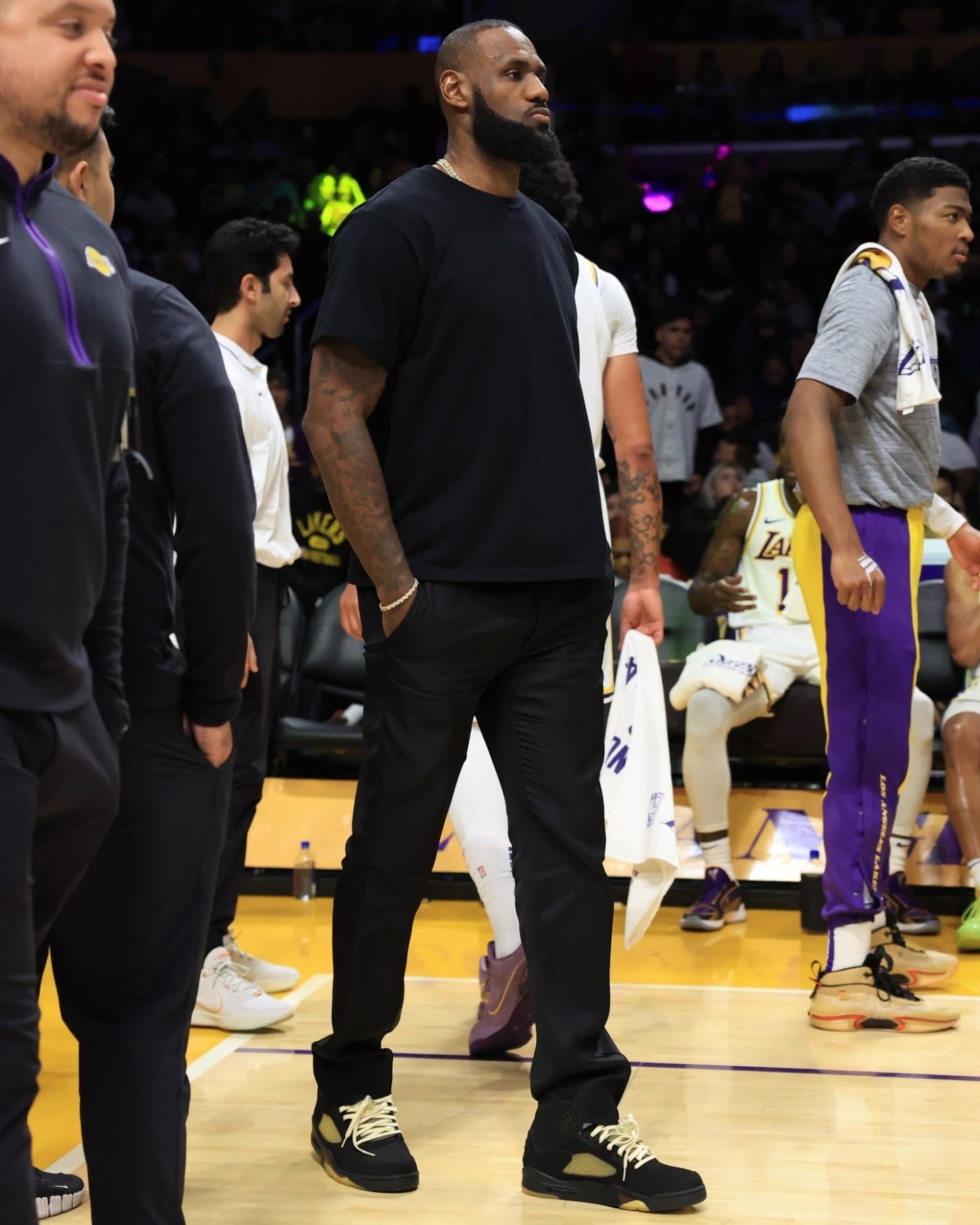 詹姆斯上脚 amm x aj5!终于要来了!