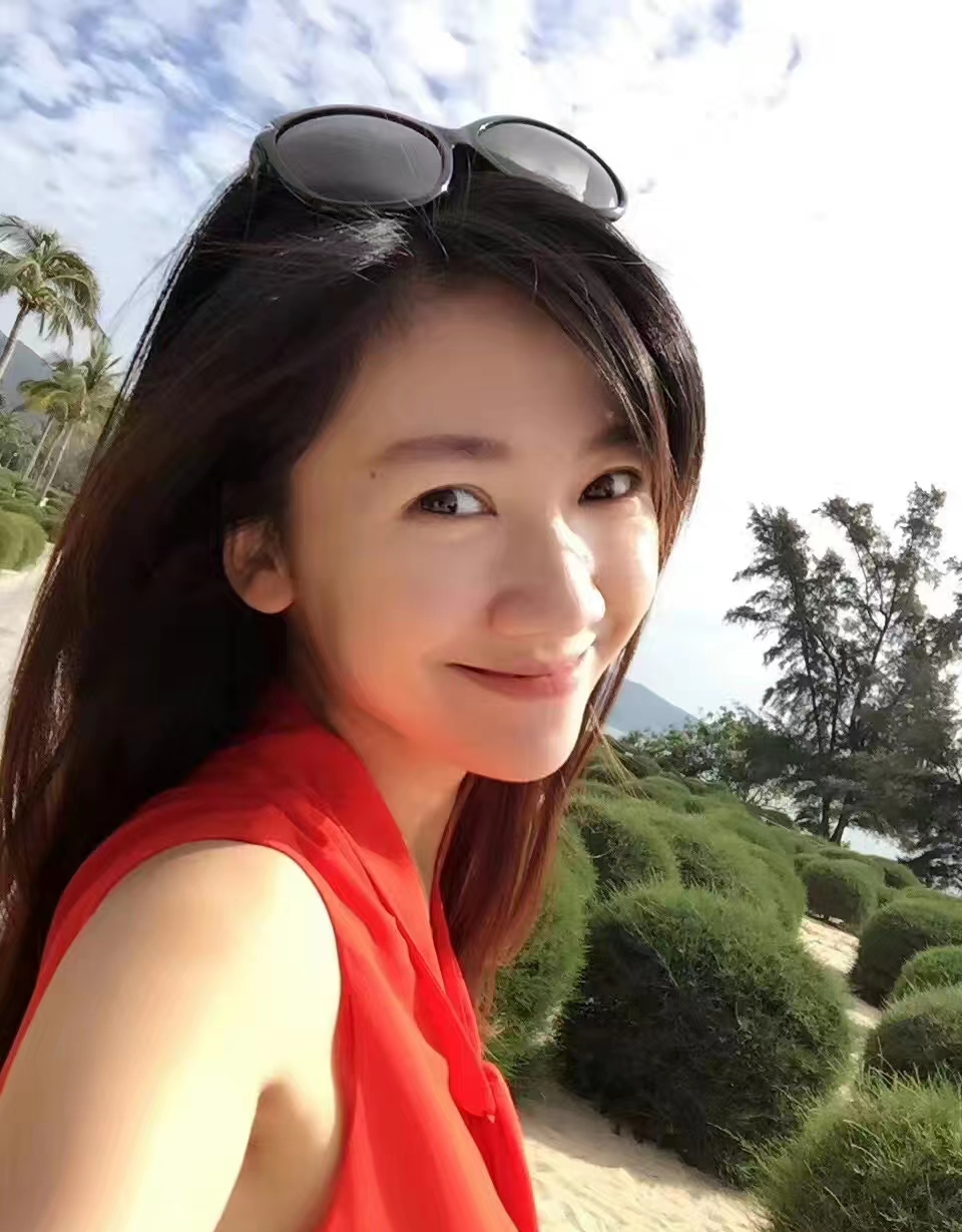 安徽台美女主持亚群喜得千金,40岁高龄生女,老公身份至今成谜