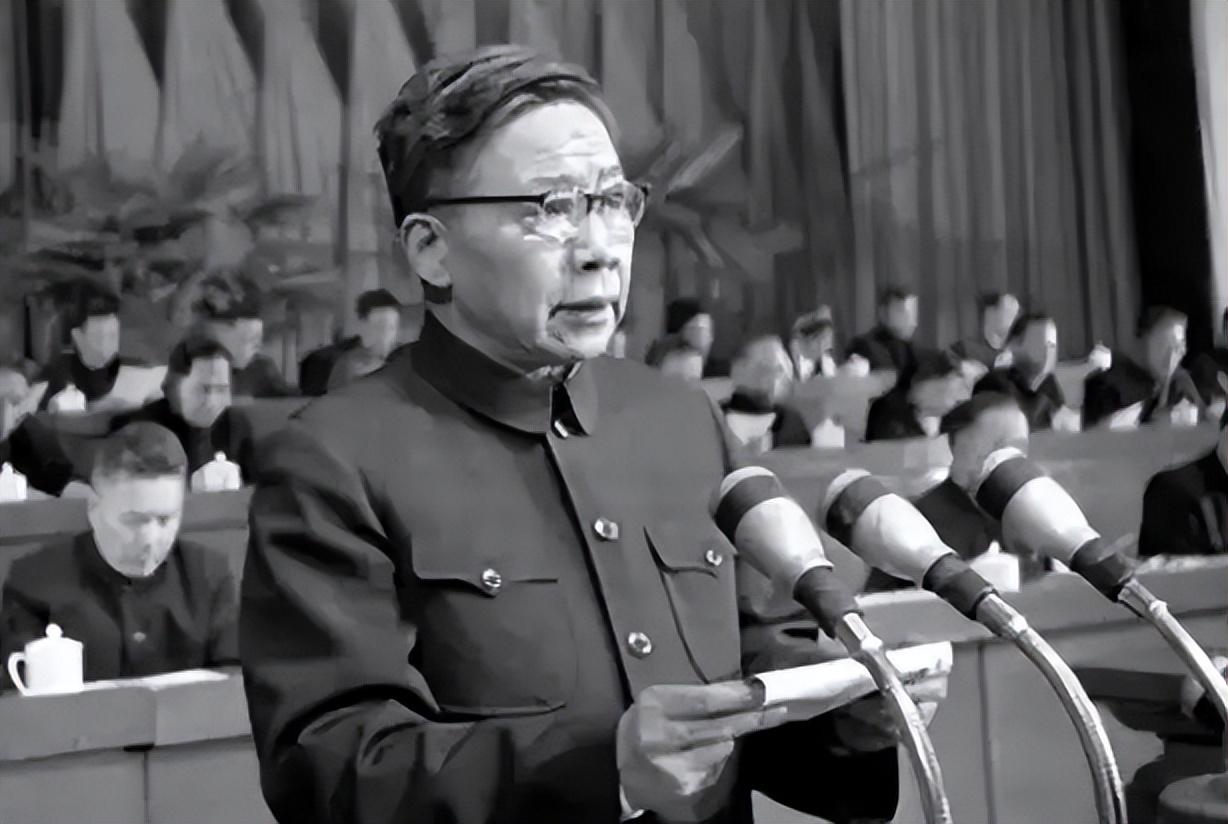 开国元勋陆定一