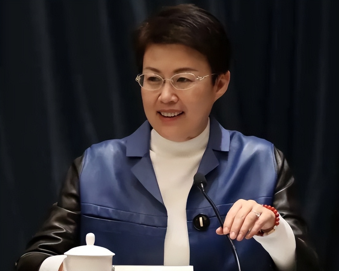 山东新上任一女副省长,29年从大学老师到副省长,工作履历很丰富