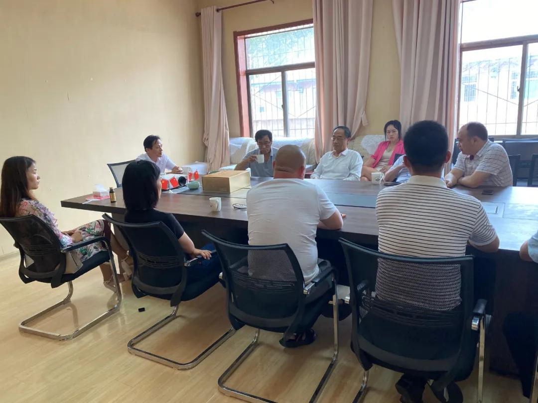 人民日报《新闻战线》白军帅主任一行到山东海之歌公司参观指导