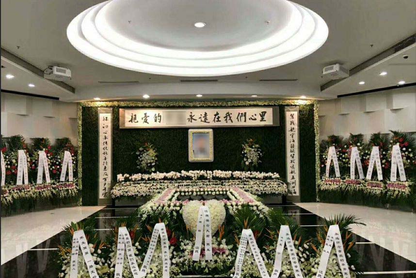 95年,东莞殡仪馆18岁女尸"离奇复活",11年后成为画家