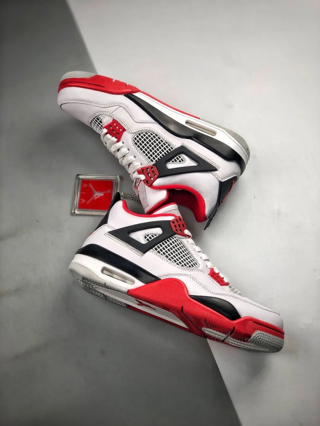 nike air 后跟 aj4fire red元年白红正式回归