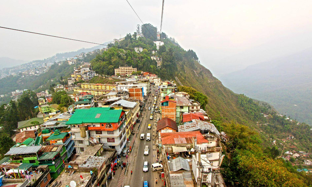 请求加入中国149次,被拒后"坚持"挂中国国旗,并宣称属于中国