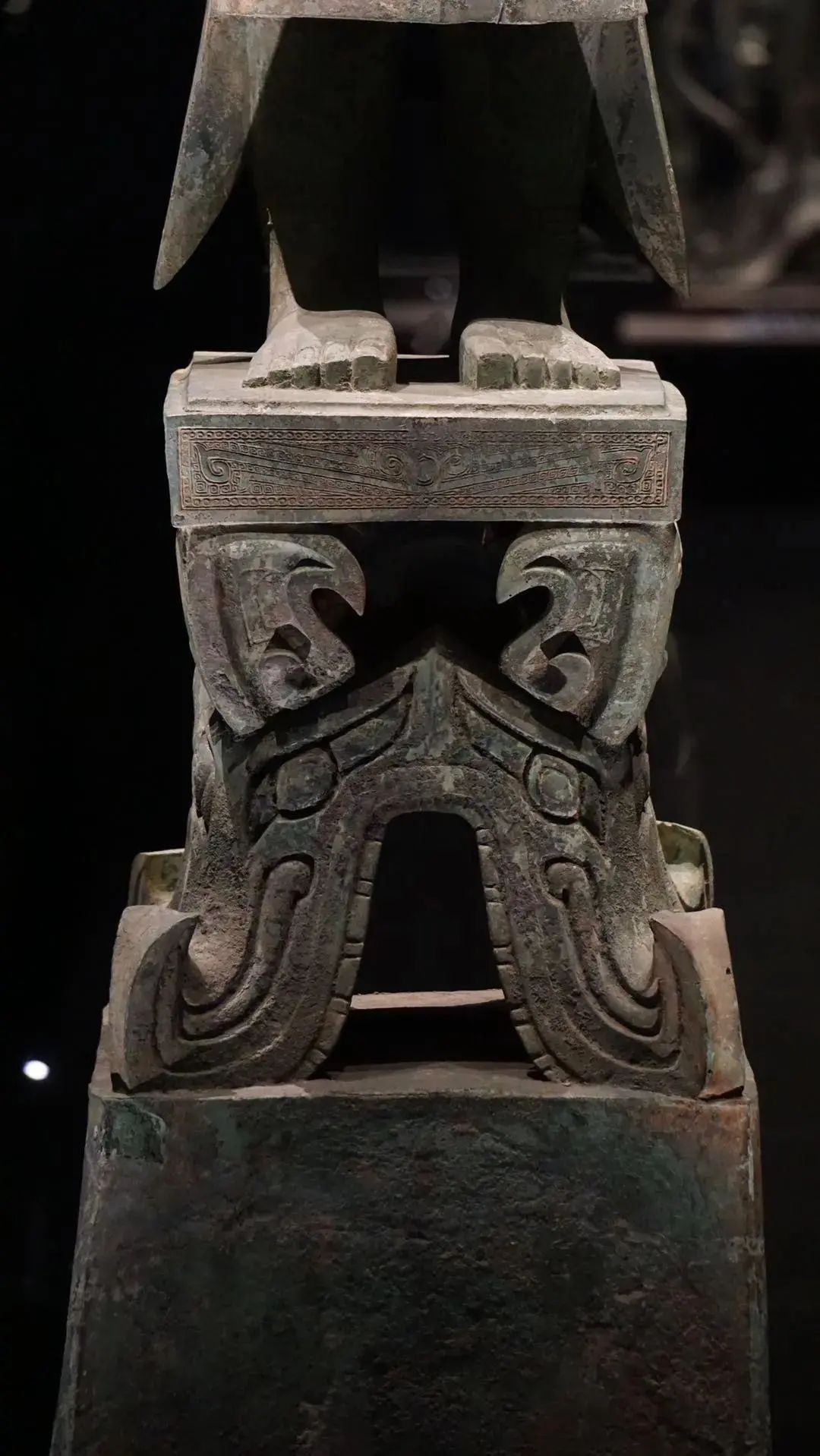 破译三星堆:青铜大立人是黄帝,从山东跑到四川,《易经》有记载