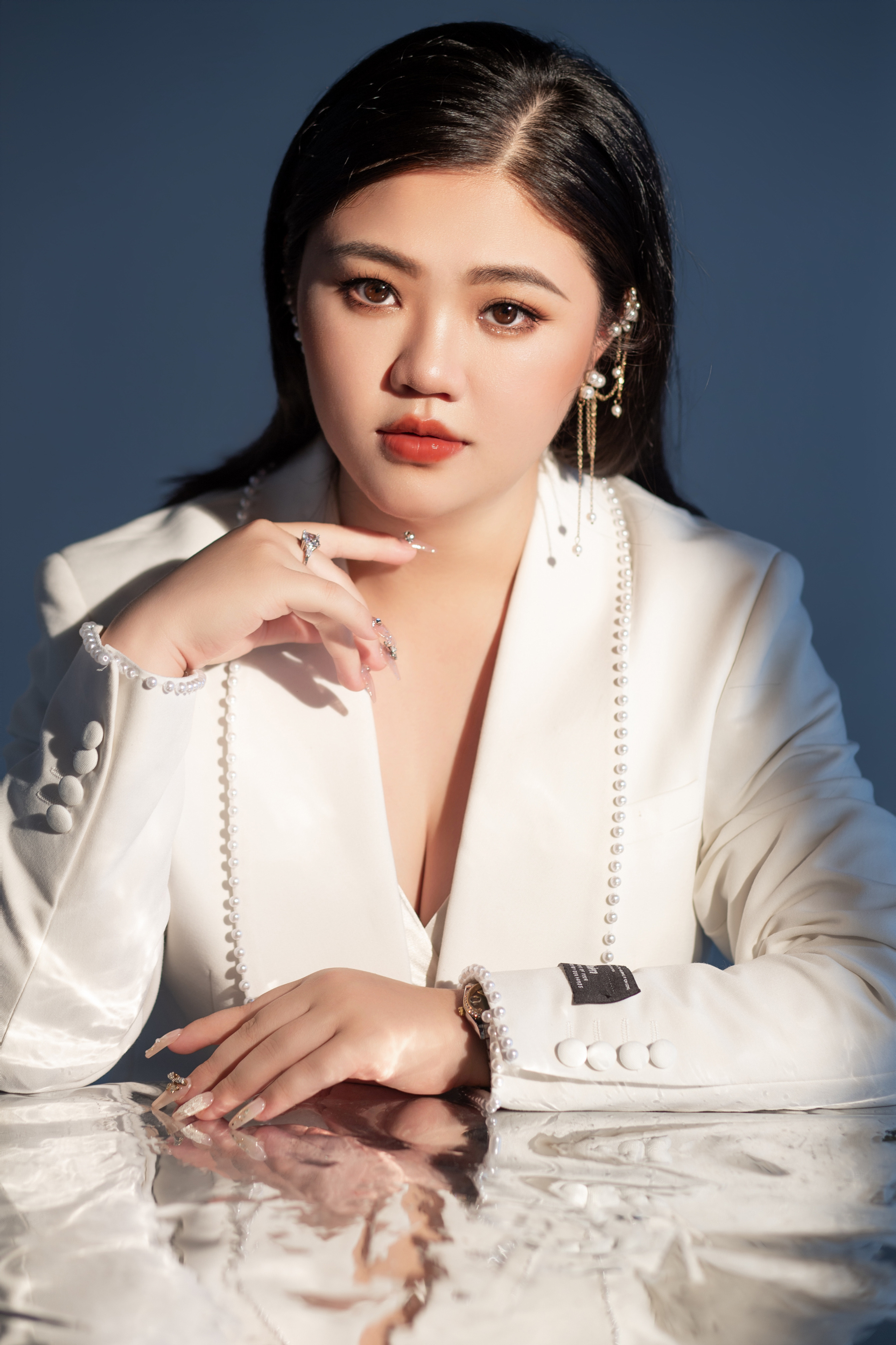 天胜集团广西首席纹绣技术院长——昕玥