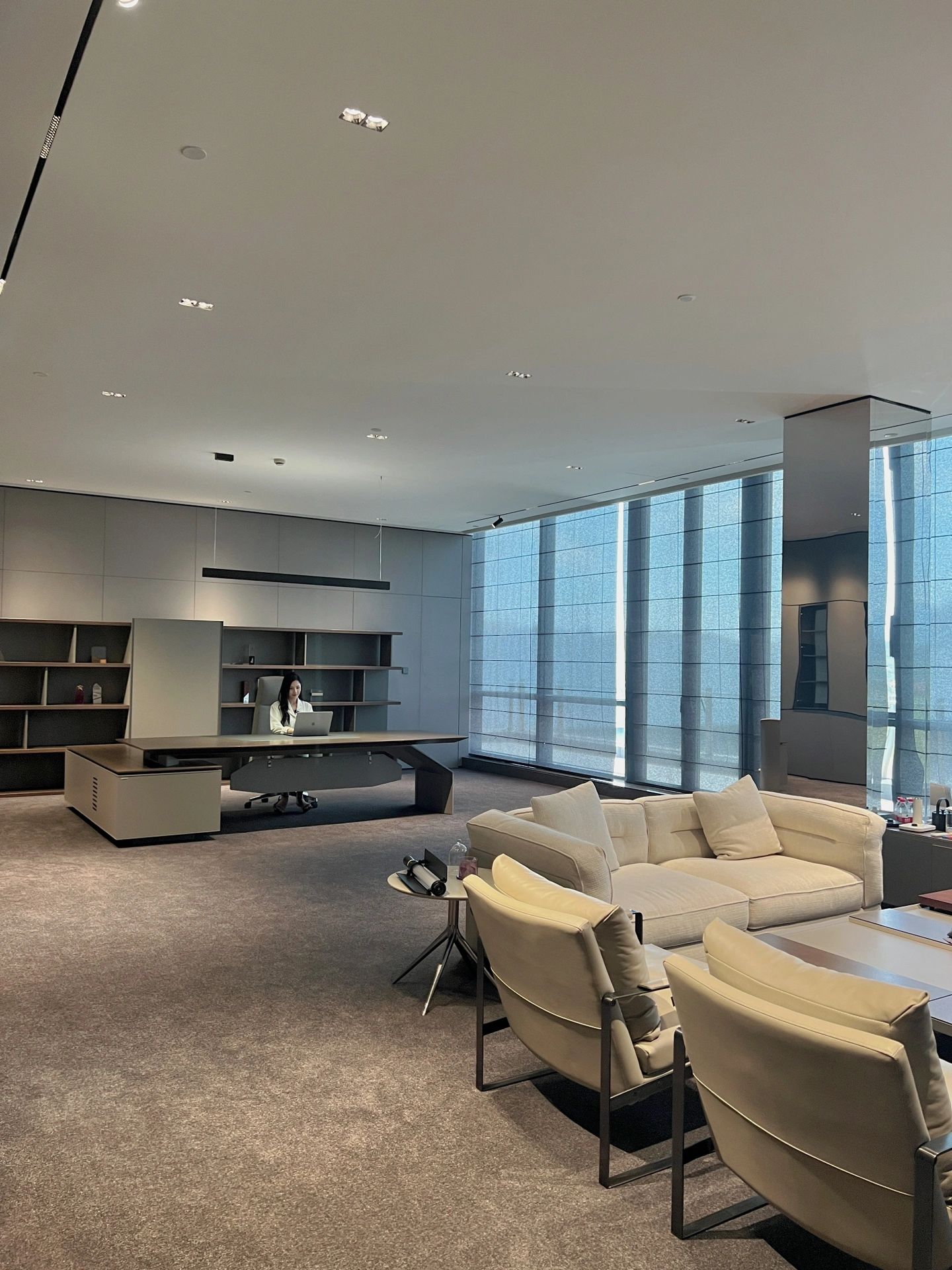 公司董事长的办公室应该是这个样子吧 自带强大气场的办公室,一眼看