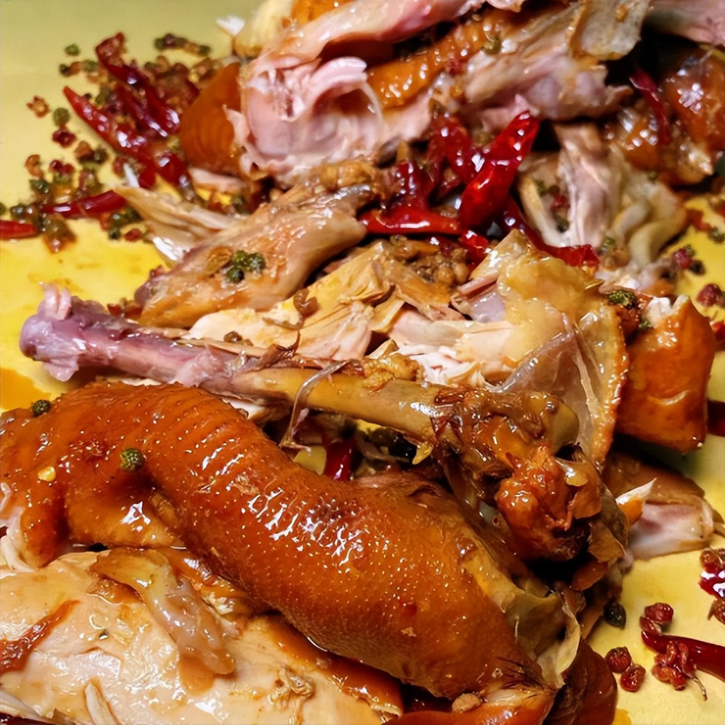 鸡肉怎么卤鲜嫩不柴?老师傅分享手撕椒麻鸡的制作流程