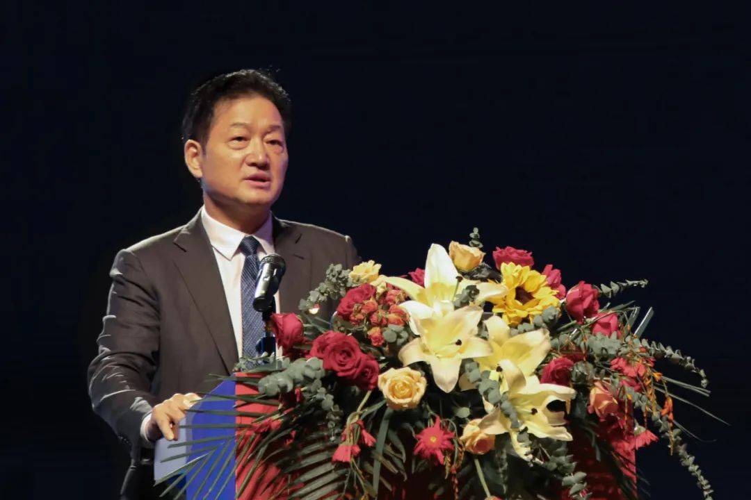 牧原董事长秦英林荣获南阳市2021年度"功勋企业家"