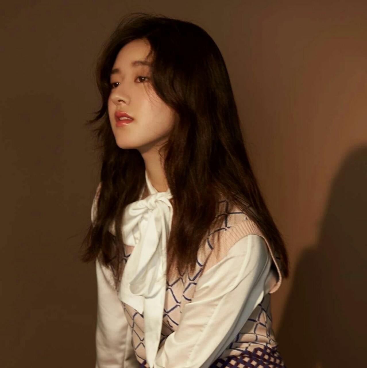 回顾"一夜成名"赵露思:汪涵干女儿,手滑多次上热搜,善良收小动物