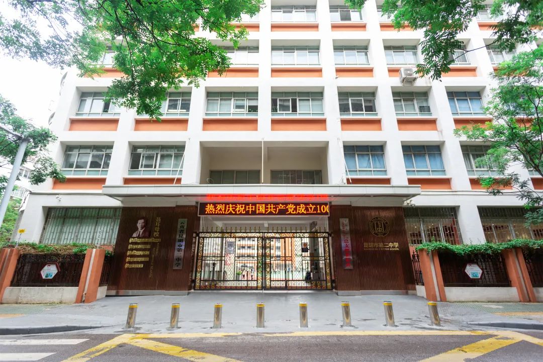 云南省昆明市第二中学张琼:君行吾为发浩歌,鲲鹏击浪从兹始