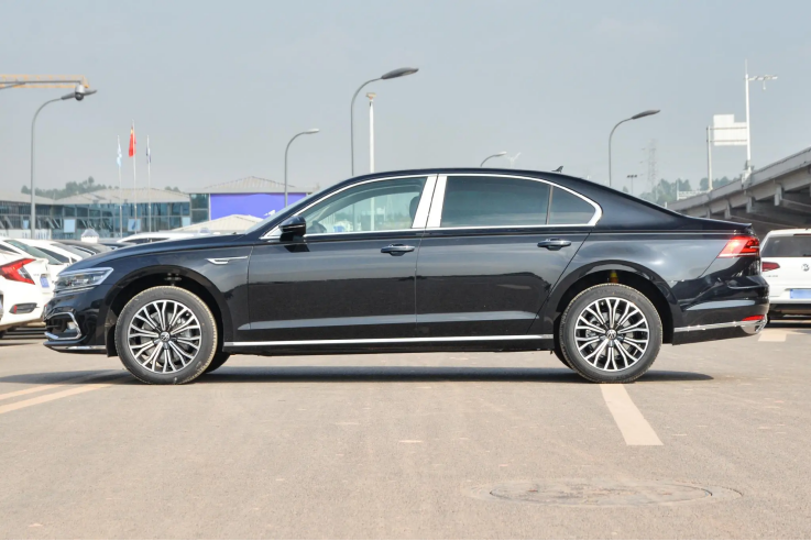 上汽大众品牌旗舰级c级车,辉昂车长超5米,配置完善值得一试