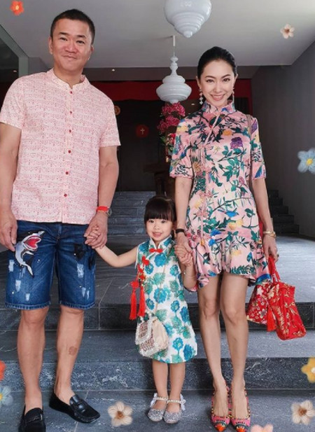 感谢向佐当年不娶之恩,前女友黄婉佩二嫁豪门,凭努力公司做上市