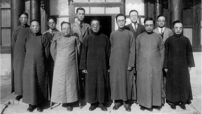 左三开始:罗家伦,梅贻琦,冯友兰,朱自清