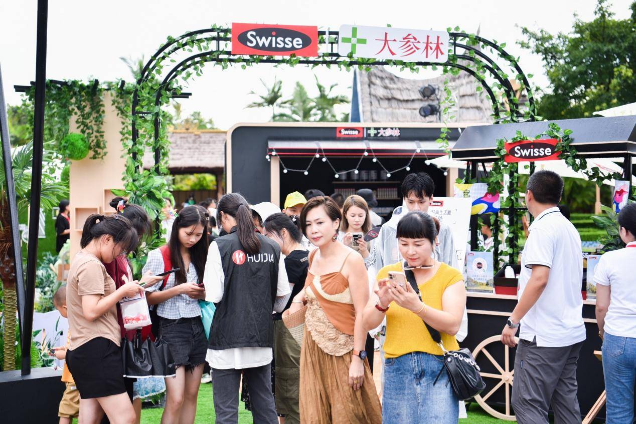 蔡卓妍阿sa空降广西南宁 普及自然健康的新生活方式