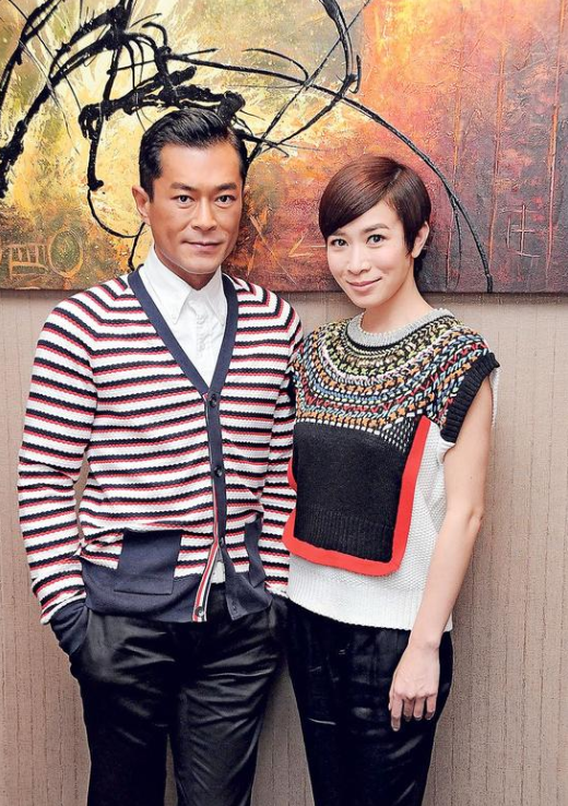 吴君如包场为母亲庆生,母女五官超像,古天乐脸部僵硬被疑整容