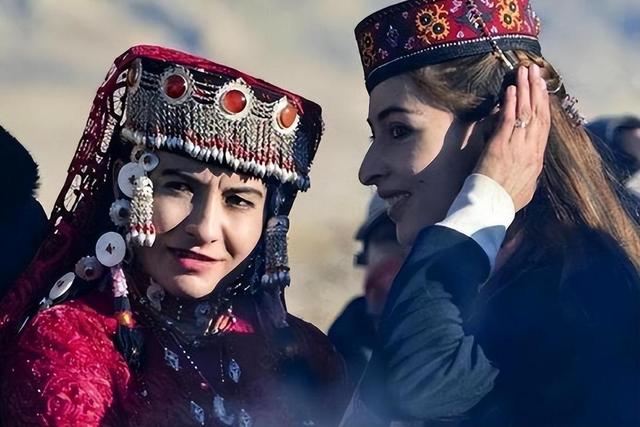 新疆小县城,与阿富汗接壤,美女如云,但鲜为人知