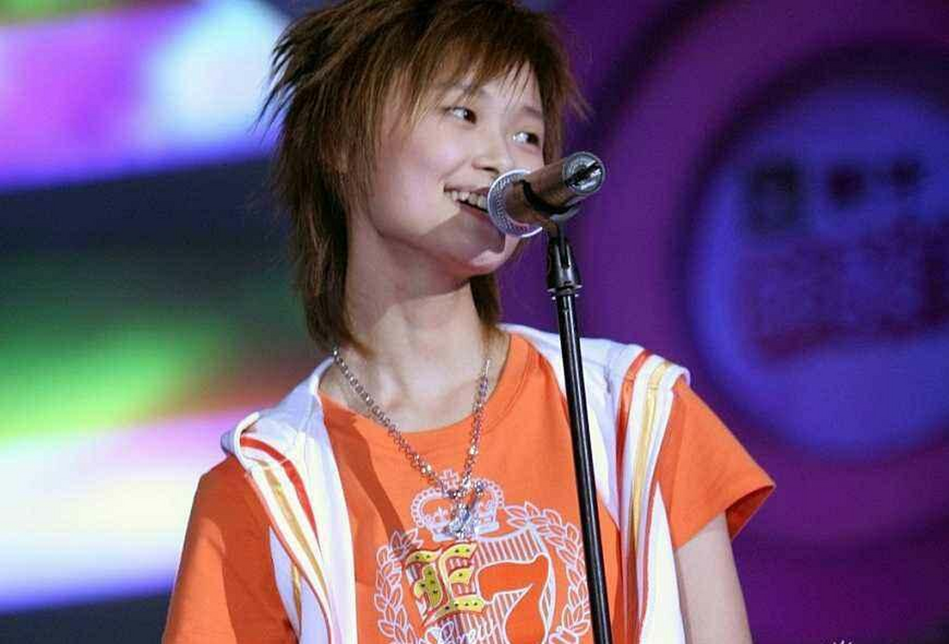 2005年超级女声冠军图片