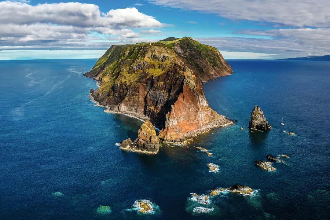 亚速尔群岛圣若热岛鸟瞰图,亚速尔群岛近日被列为蓝色使命计划希望
