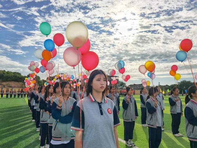 青春绽放 强国有我——莆田十五中隆重举行2022年体育文化艺术节