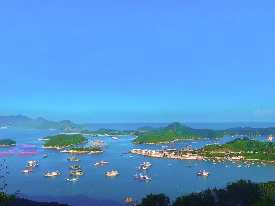 夏日裡的霞浦花竹水光瀲灩海天一色