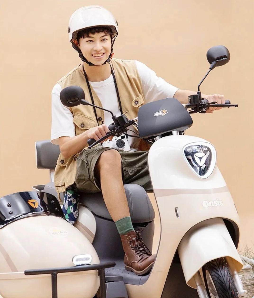 雅迪推出一款边三轮电动车,超长续航,可以旅行,价格接近万元!