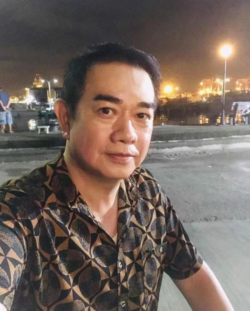 54岁张铭杰紧急入院,突发心脏病心率140,晒病床照手臂插满针管