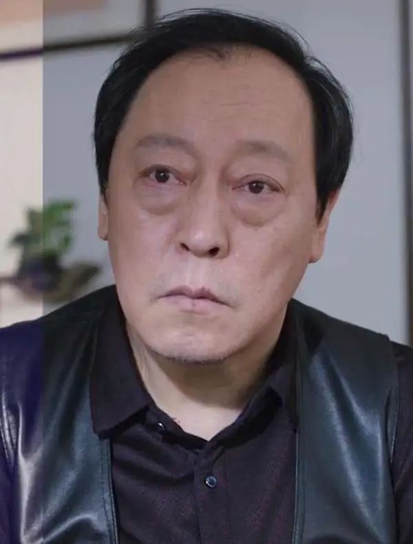 悬崖之上中的演技又绝了倪大红为何让人看一眼就不寒而栗