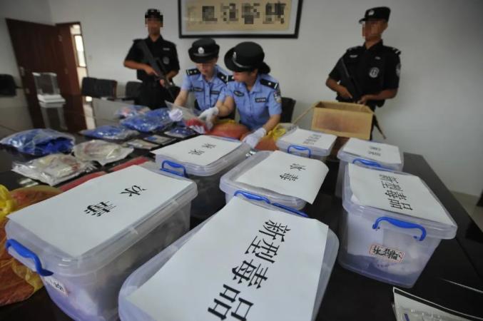 染上毒瘾的生活是什么样的?这部纪录片用真实的镜头记录下了