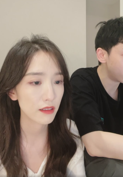 女演员晁然翻车,说老年人买桃酥是侮辱她,曾与谭松韵刘昊然拍戏