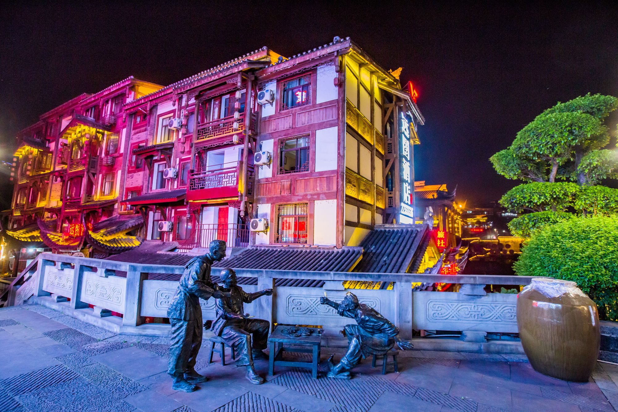 贵州茅台杨柳湾街,一街百态,万象精彩,是茅台古镇的核心街区