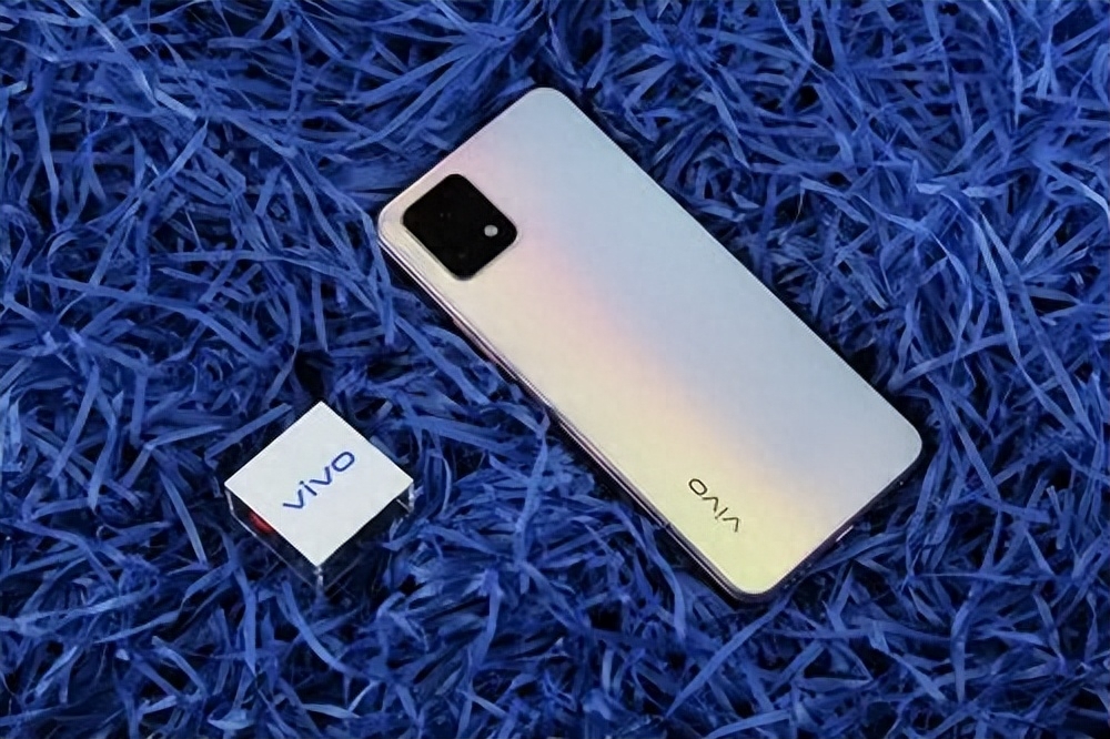 四款千元小金刚:小米 note 10,realme q3,荣耀play5tvivo y52s