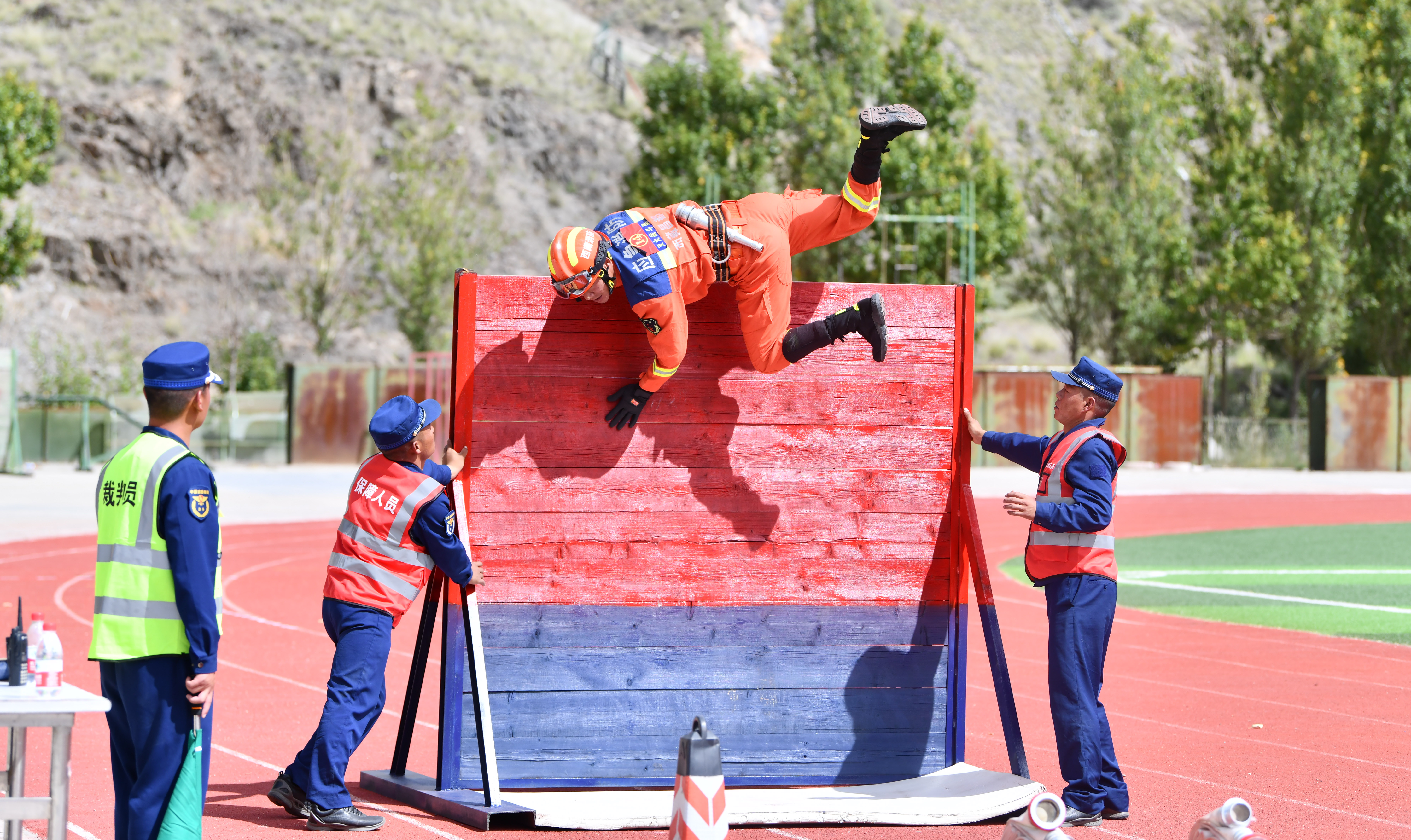 西藏消防大比武