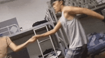 初次出卖节操很害羞 人体蝴蝶刀的福利动态图 _ 游民