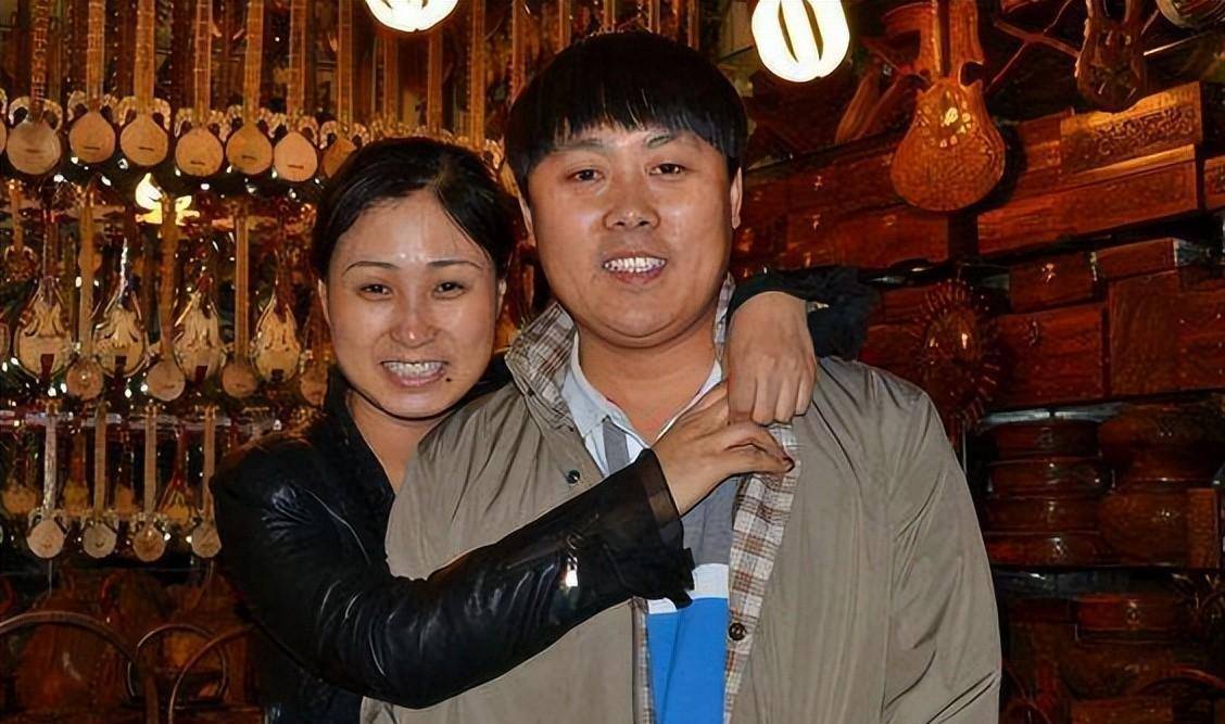 草根歌手刘大成:穷小子娶富家女,成名后依旧把妻子宠成宝贝