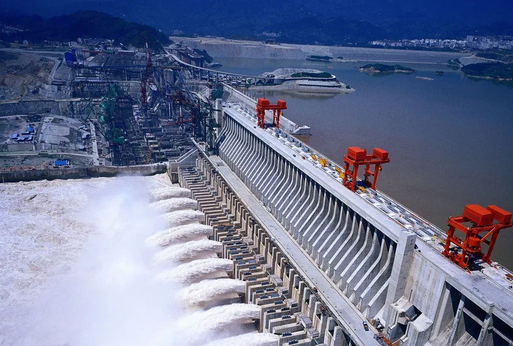 他曾任县国土局长,却贪污三峡工程移民款1207万,2003年执行死刑