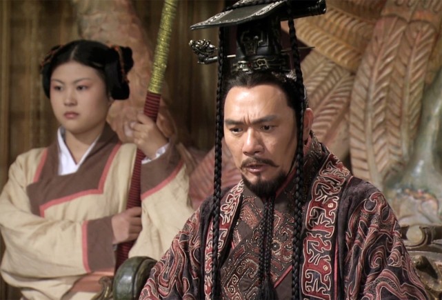 齐宣王好名士,向孟子请教外交治国之道,孟子告诉他要善待百姓