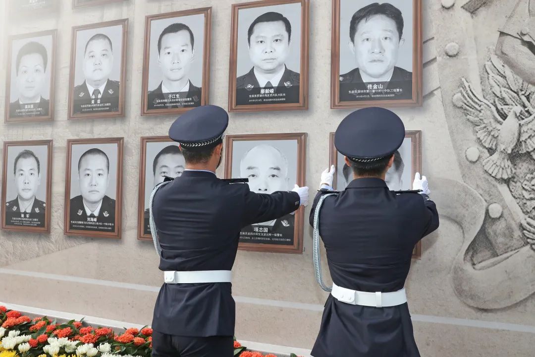 舍生忘死,顽强拼搏,先后有87名民警及边防官兵因公牺牲,王九明,杨水桐