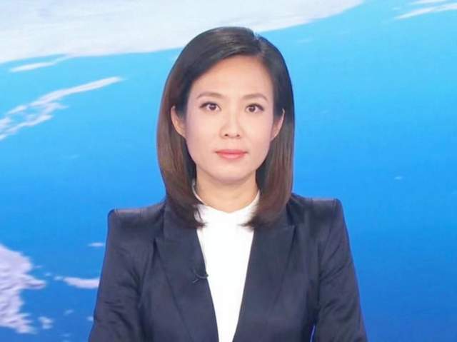 新闻联播新主播宝晓峰图片