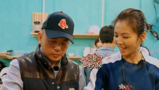 刘涛独自参加节目,羡慕陈建斌蒋勤勤感情,调侃自己是电灯泡