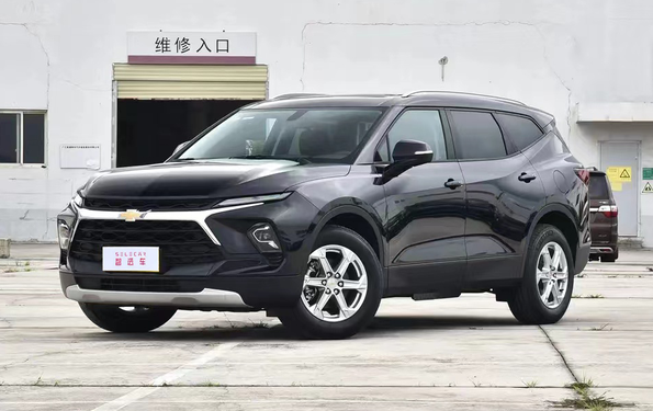 售价1949万元,七座中大型suv,2023款雪佛兰开拓者入门版到店