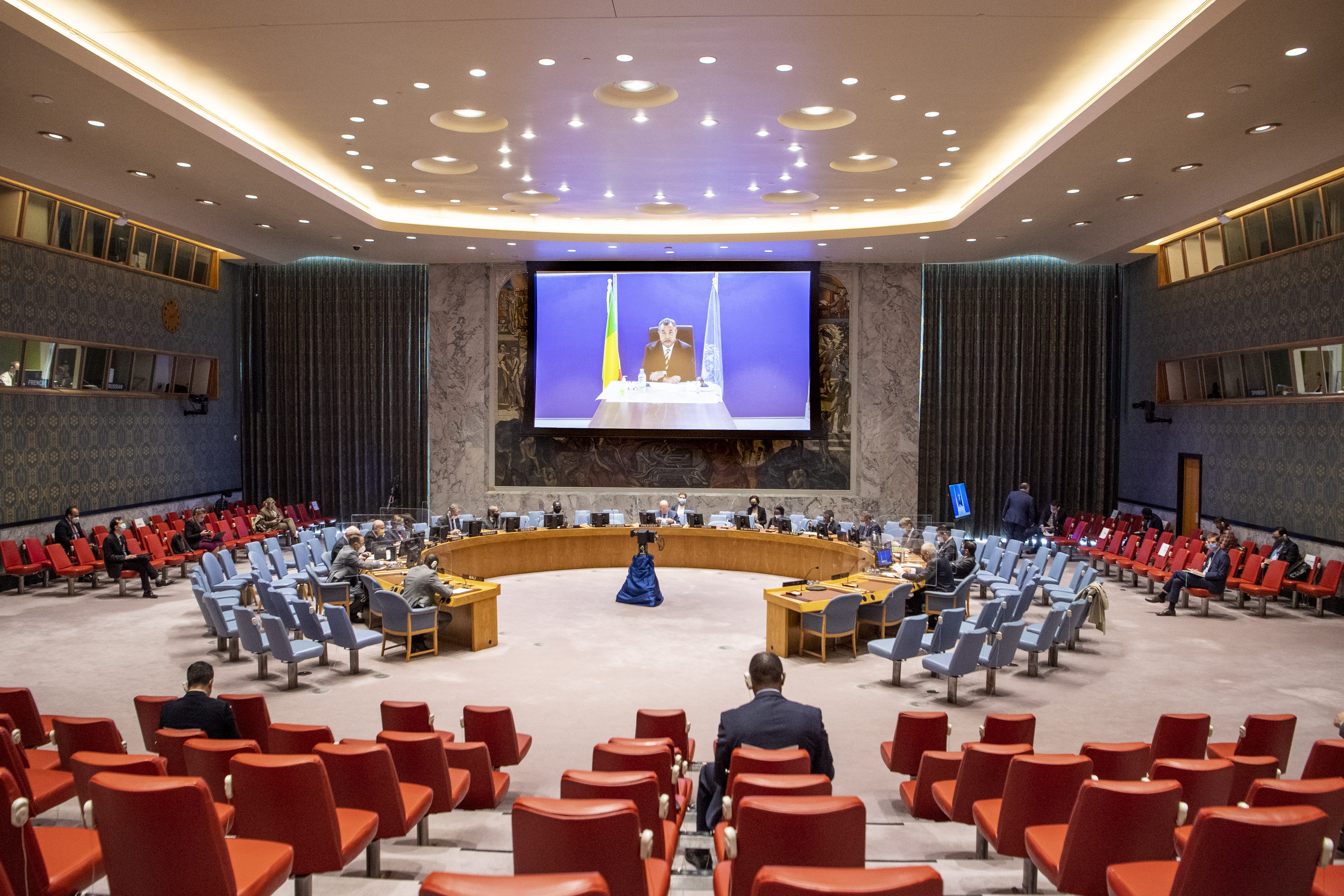 联合国安理会重返原会厅举行会议(1)