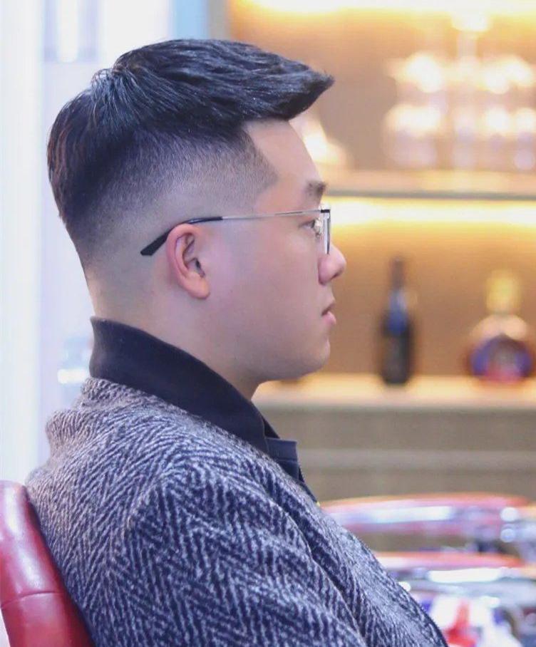中年大叔别总剪"板寸",试试这几种"铲青"发型,干练又帅气