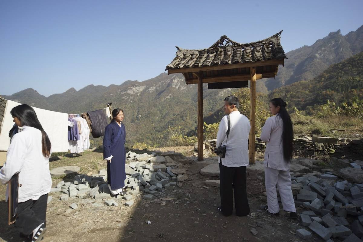 武当山女道姑,不用与世隔绝,可以使用手机,但有一项是不能触碰